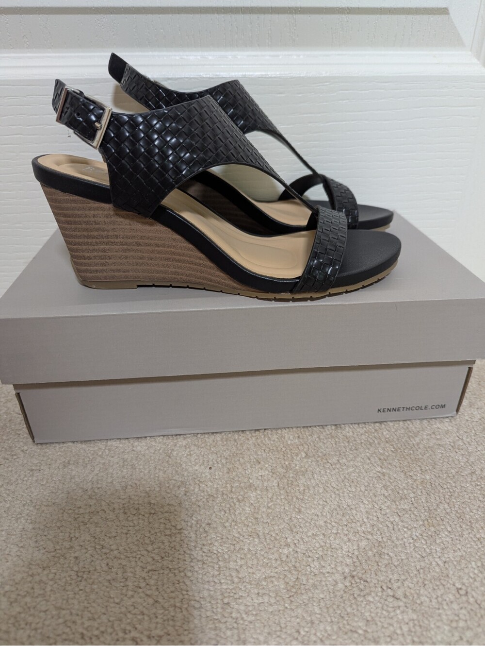 Kenneth Cole Women's Black Wedge Sandal Buckle New In Box Size 6.5